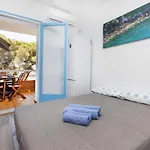 Genova By Interhome * يوريت دي مار